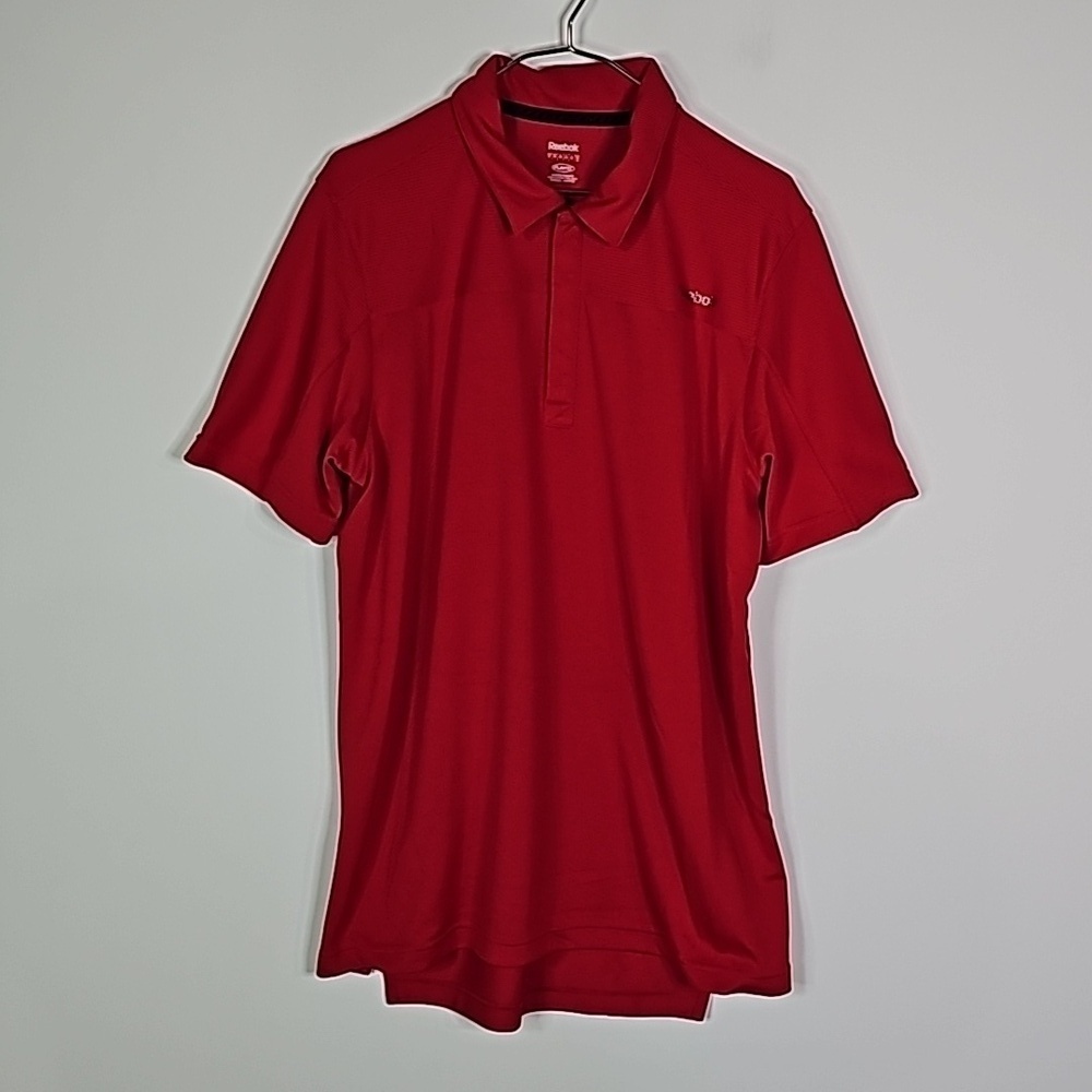 Reebok medium red playdry henley short sleeve shirt